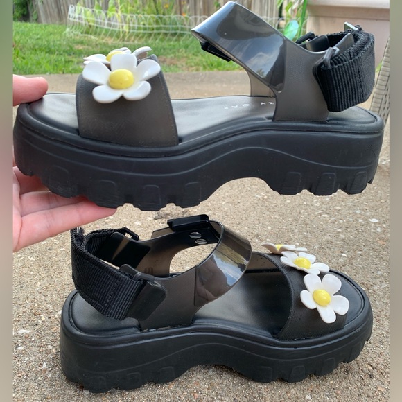 Melissa X Lazy Oaf Kick Off Sandal Black & Daisy, US 6 - Picture 4 of 10